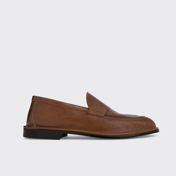 バーガンディ レザー ローファー Women's NOTO loafers in tobacco kangaroo leather — PIERRE HARDY