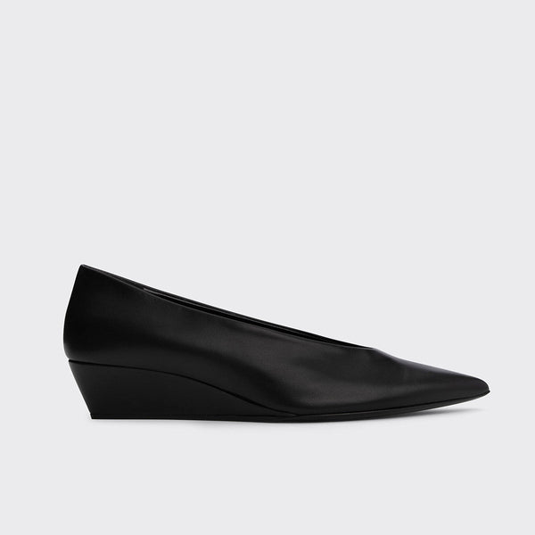 AMBER pump for women in black calfskin — PIERRE HARDY